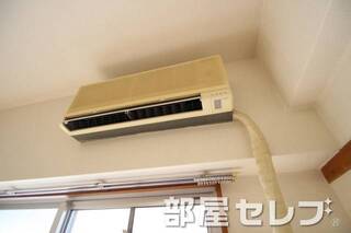 エアコンありますよ。他号室の写真です。