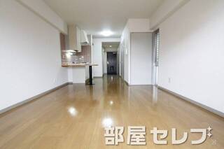 広ーーーい洋室は圧巻。