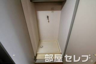 室内洗濯置き場で冬場もラクラク。