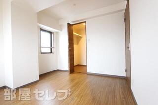 ウォークインクローゼットのあるお部屋です。