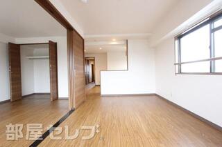 窓がある明るいお部屋です。