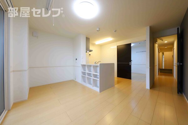 きれいな室内洗濯機置場です。