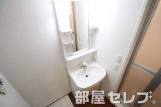 独立洗面化粧台。