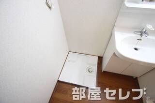 室内洗濯機置場。