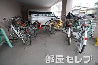 自転車置き場。