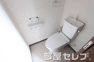 温水洗浄便座付きですよ。