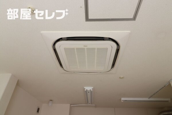 テナント部分エアコンです。