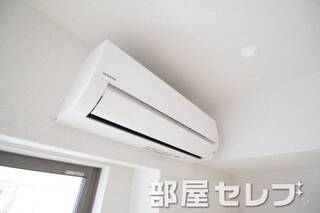 冷暖房エアコン。