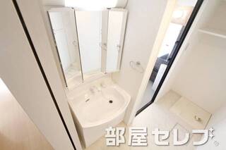 洗髪洗面化粧台いいですね。