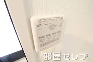 浴室乾燥機付きで雨の日も安心。