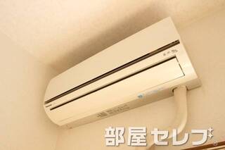 冷暖房エアコン。
