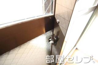 網ガラス。