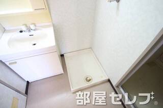 室内洗濯機置き場。