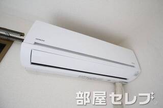 冷暖房エアコン。