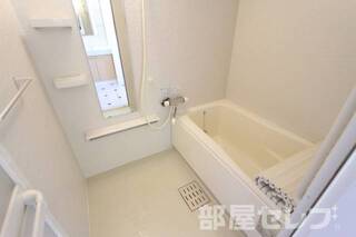 105号室の写真を流用しています。