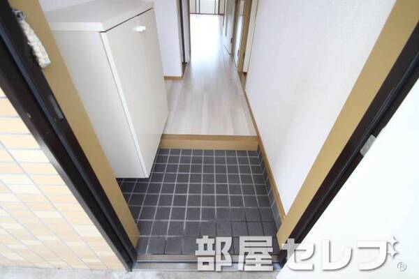 玄関はお部屋のお顔ですよね（イメージ写真）。