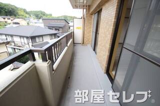 バルコニー広くて洗濯干しやすい（イメージ写真）。