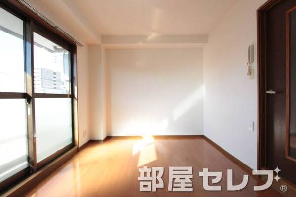 キレイで明るいお部屋になります。