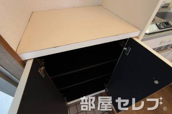 玄関すっきりシューズボックスです。