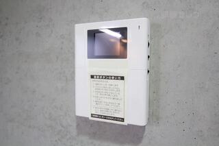テレビモニターホンで来客時も確認することができます。