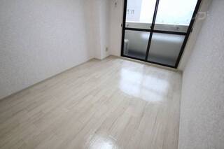 ＊12B号室内装写真参照
