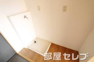 室内洗濯機置場あります。