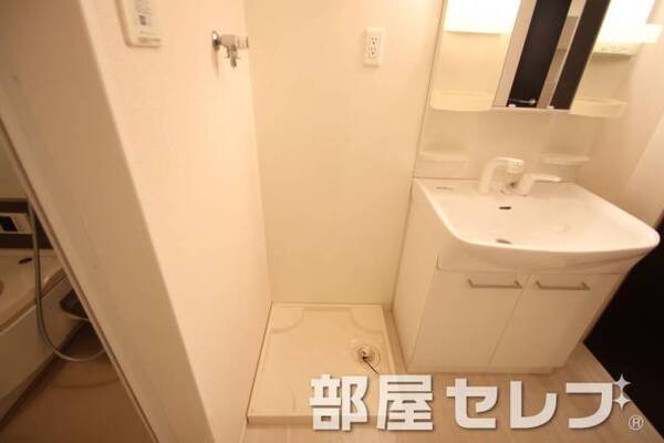 洗濯機を置けるスペースです。
