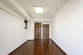 角部屋で採光の良いお部屋。