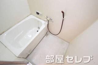 追い炊き付きの浴室です。