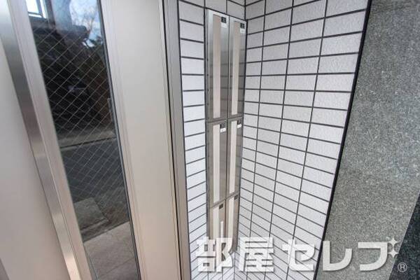 ダイヤル式ポスト。