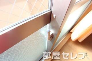網ガラスになっています。