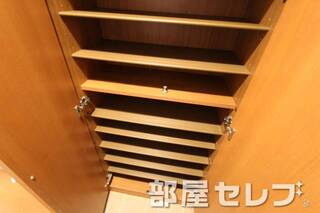 下駄箱ですっきり収納です。