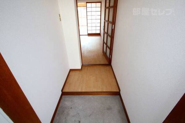 玄関からお部屋まで一直線ですね