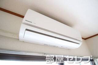 冷暖房エアコン。