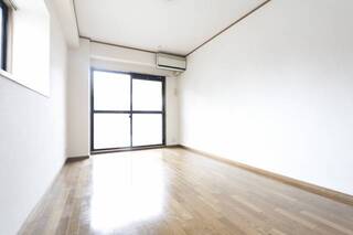 広々したお部屋で生活しやすいですね。1E