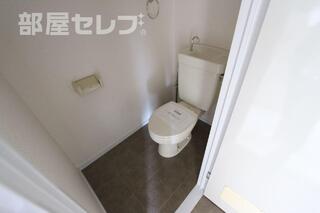 写真は別部屋です