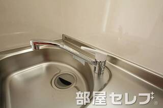 キッチンシングルレバーハンドル便利です。