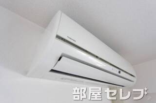 冷暖房エアコン。