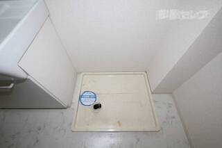 屋内洗濯機置場です