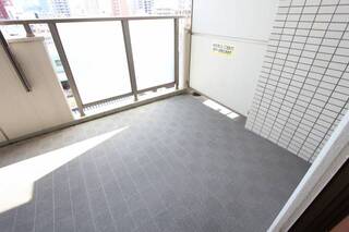 奥行きのあるベランダです。