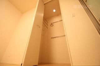 各部屋に収納有