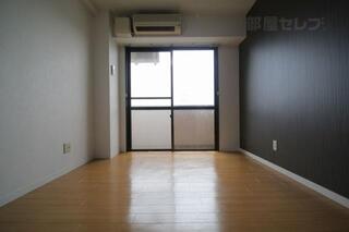 四角形で使いやすい居室です。