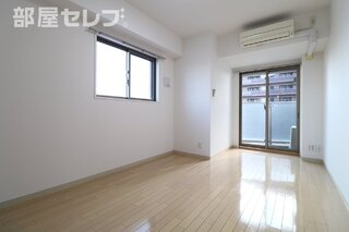 明るい居室空間です。(反転タイプ）