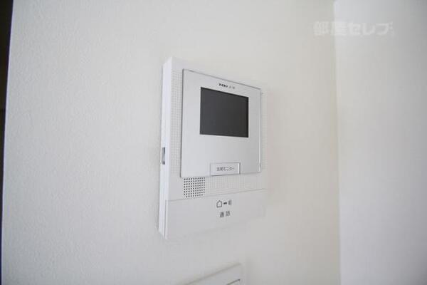 テレビモニターホンで来客時も確認ができます。