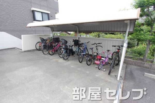自転車置場。