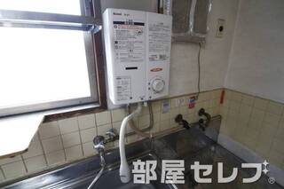 瞬間湯沸かし器。