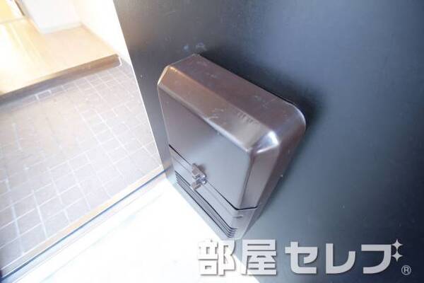 玄関ポスト。（イメージ写真）