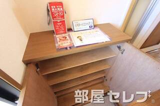 下駄箱。他号室の写真です。