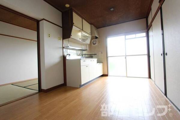同タイプのお部屋の写真になります。