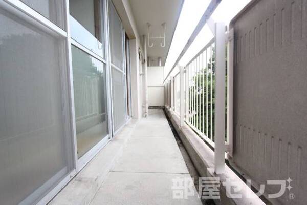 同タイプのお部屋の写真になります。